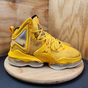 Nike LeBron James 19 Hard Hat Yellow Gold Basketball Shoes Sneakers